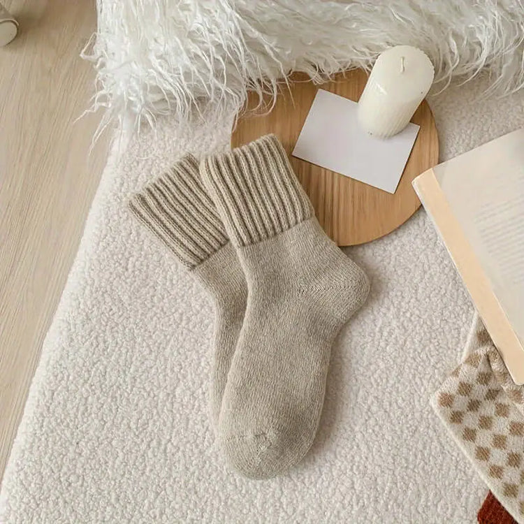 LUXEHAEVEN: 5-Pack Thick Winter Mid-Calf Socks