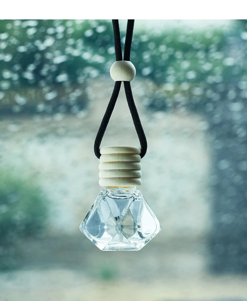Car perfume, a fragrance used for car interior accessories, a long-term car air freshener, keep fresh and clean scents.