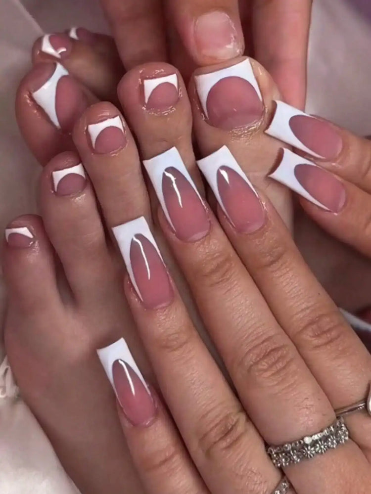 LUXEHAEVEN French Black Border Press On Toenails